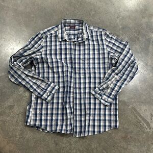 Untuckit shirt